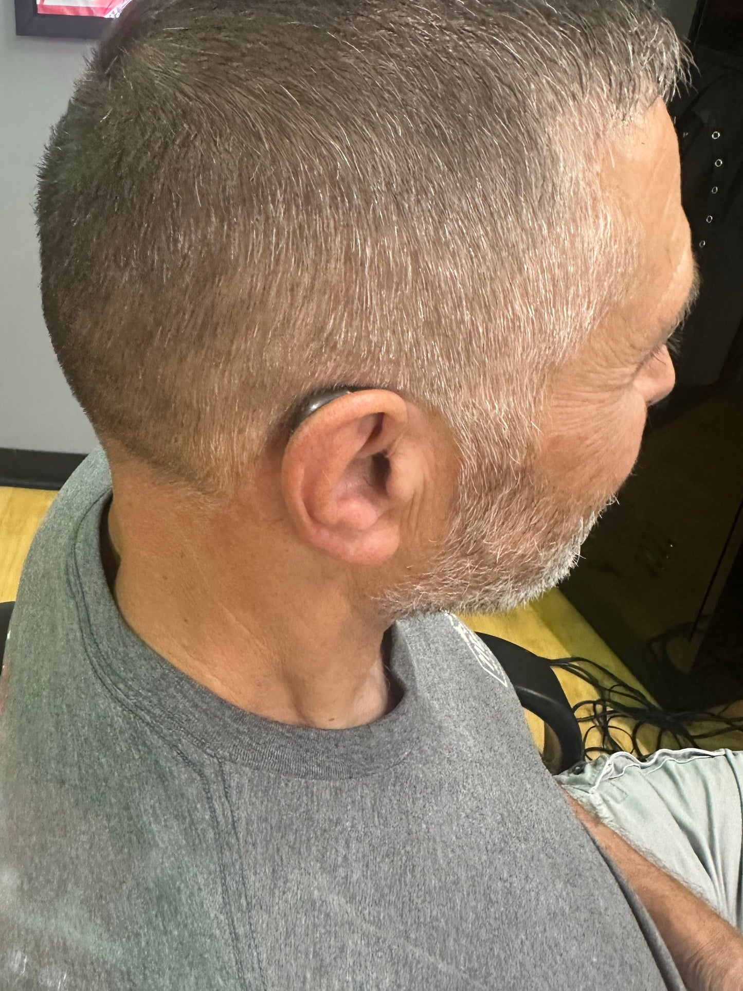 Senior's Haircut (65 & Up)