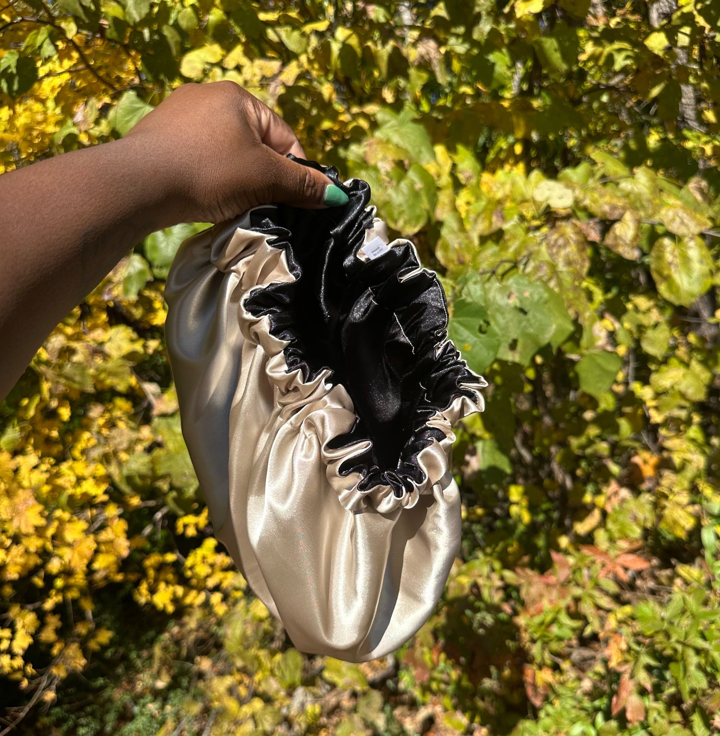 Black & Cream Satin Reversible Bonnet