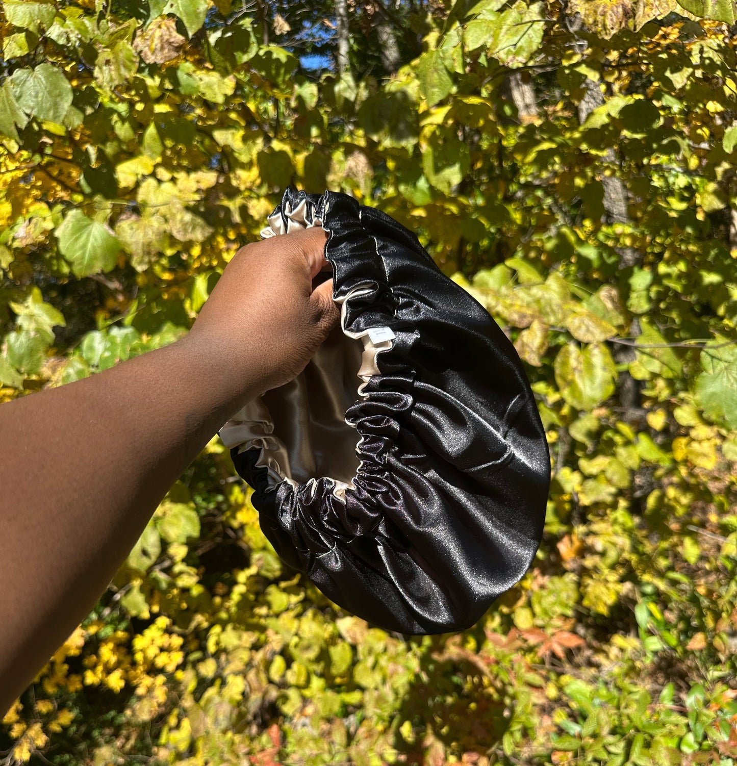 Black & Cream Satin Reversible Bonnet