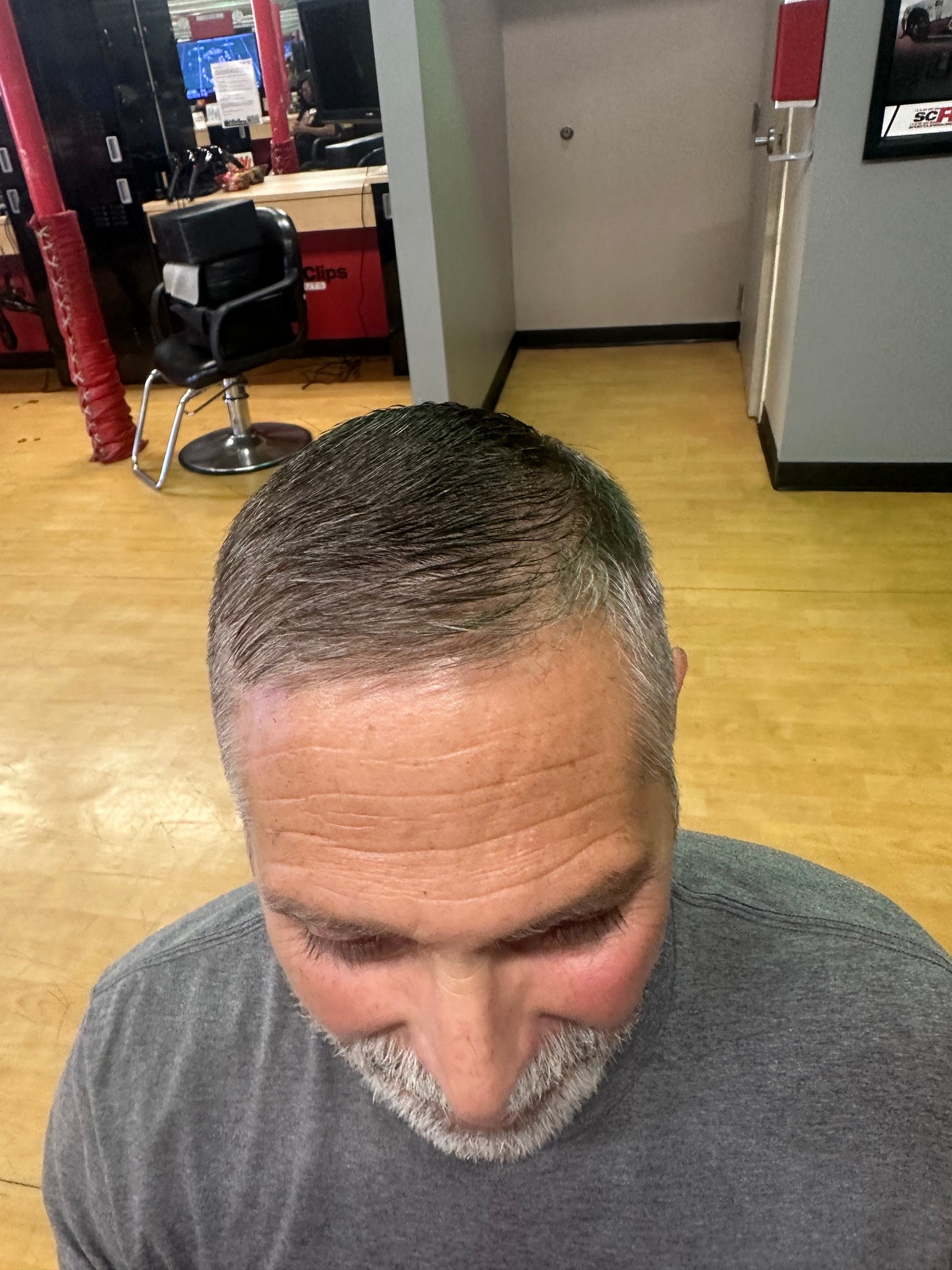 Senior's Haircut (65 & Up)